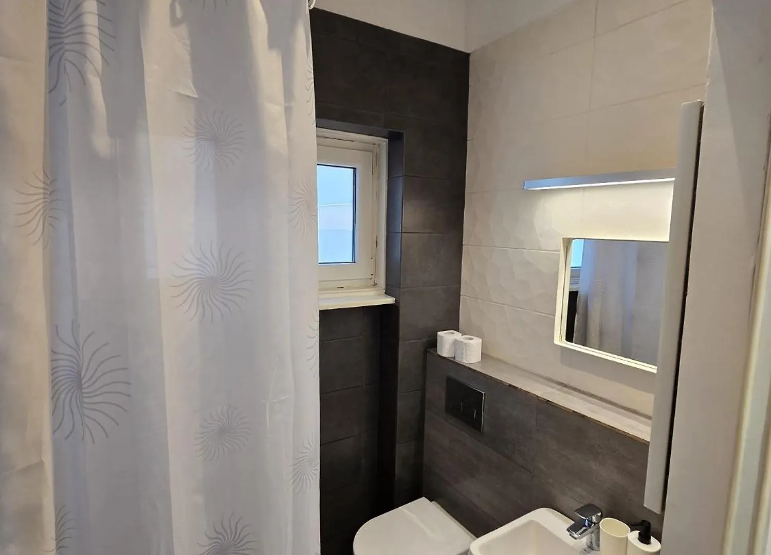 Gorgeous Studio In City Center Bucharest
