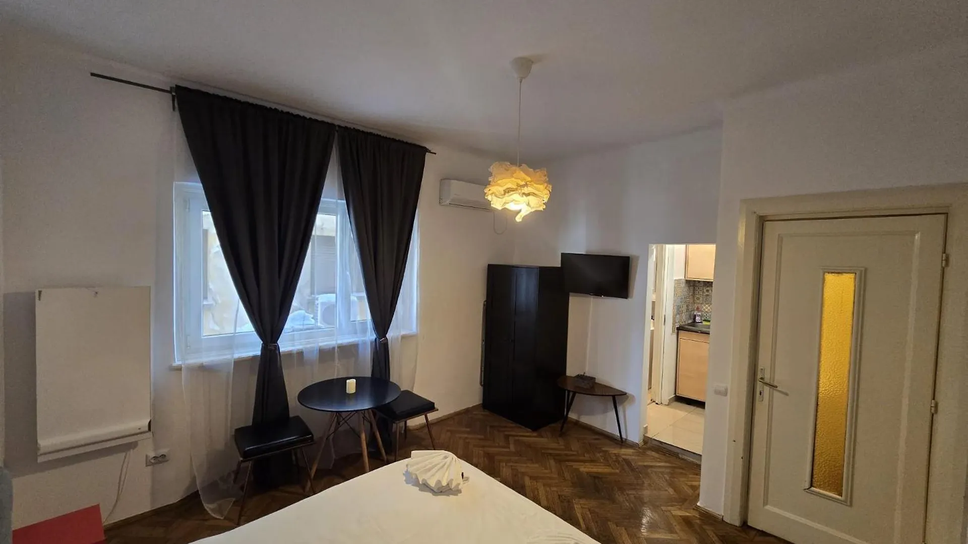 Gorgeous Studio In City Center Bucharest Romania